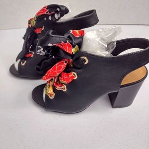 Bamboo Crave Women's Size 10 Black High-Heel Shoes Pumps w/ Red Ribbon Laces.
